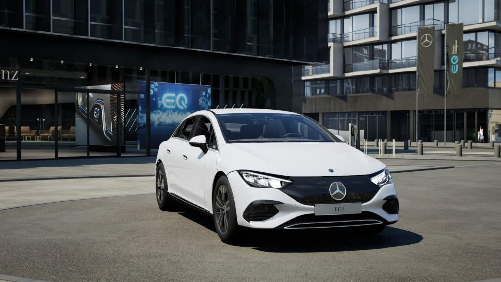 Mercedes-Benz EQE 300