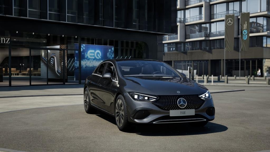 Mercedes-Benz EQE 300